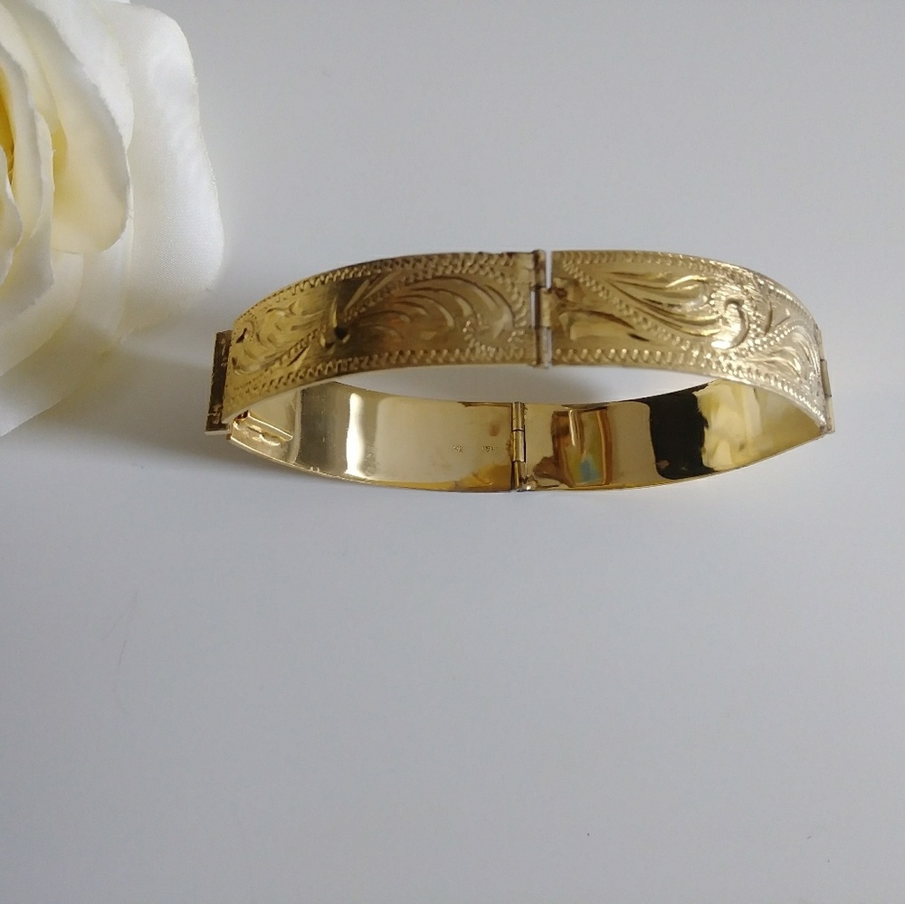 14 K Gold Plated Bracelet / Carved design.